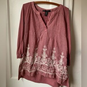 89th & Madison Embroidered Mauve Tunic Blouse 3/4 button sleeve with ruching L